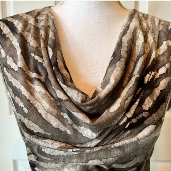 Michael Kors tiger print cowl neck sleeveless Top size small - Picture 7 of 10